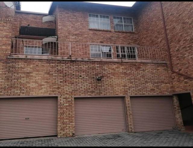 2 BEDROOM APARTMENT FOR SALE IN HELDERKRUIN